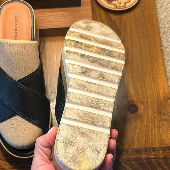 Lucky Brand 🍀 Black Leather and Cream Platform Sandals - Picture 8 of 12